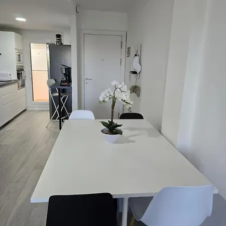 Del Jardin A La Playa Apartment *